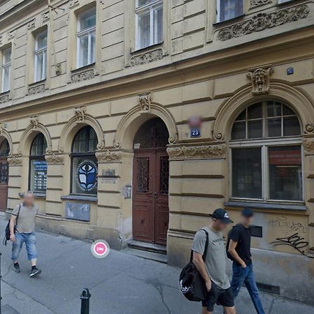 4 Bedrooms 130M2 Apartment At The Main City Square Praga Esterno foto
