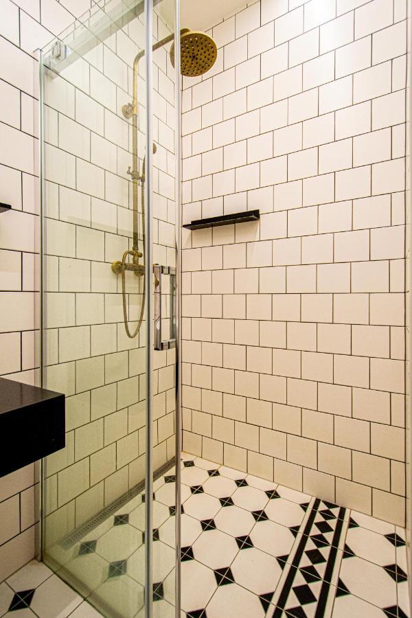 4 Bedrooms 130M2 Apartment At The Main City Square Praga Esterno foto