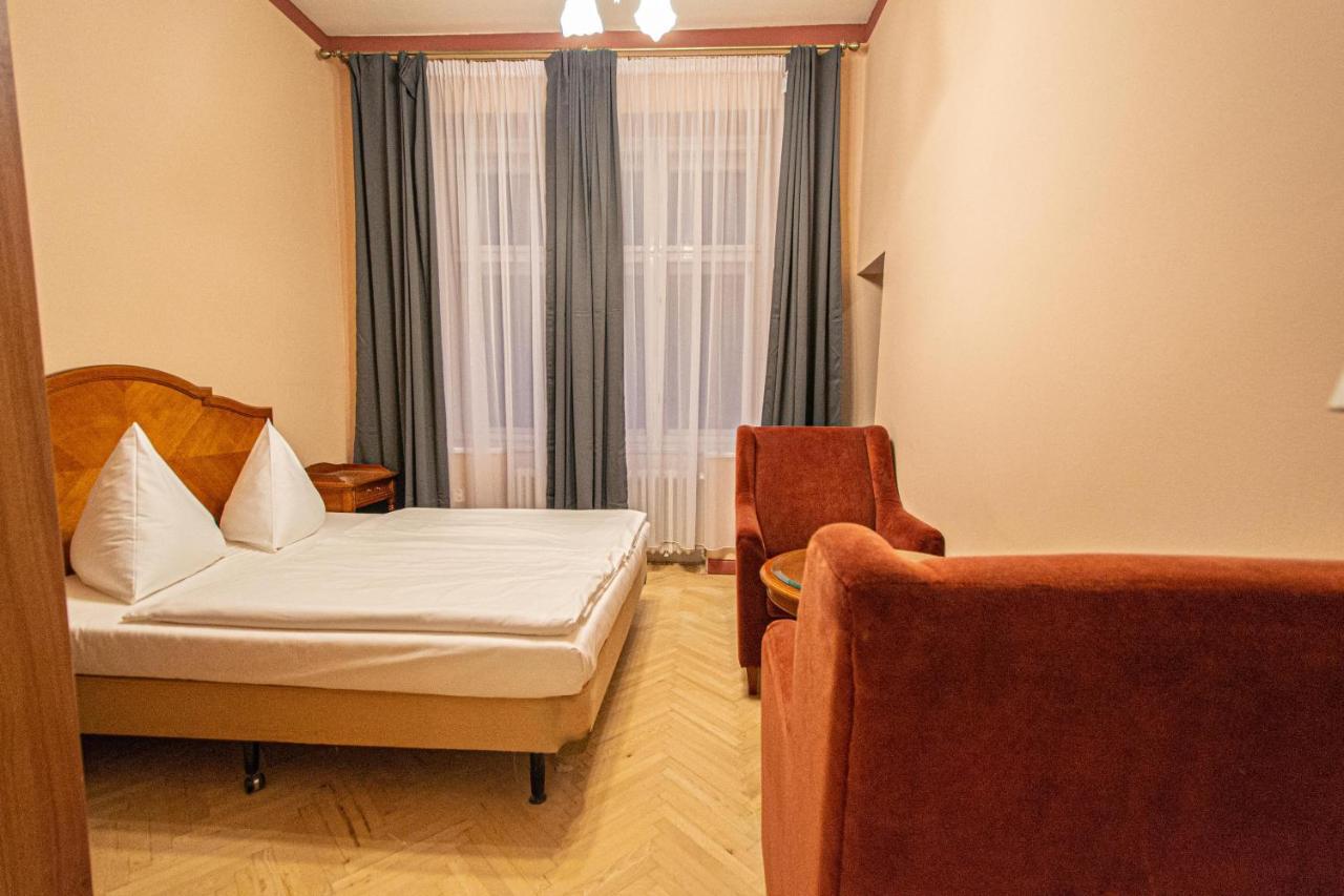 4 Bedrooms 130M2 Apartment At The Main City Square Praga Esterno foto